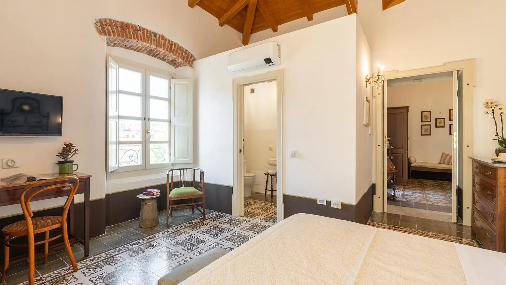 Palazzo Cherchi Dorgali 0*,  Italy